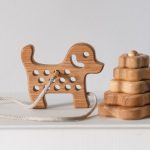 Hund Fädelspiel, Lotes Toys