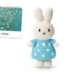 MIFFY gehäkeltes Häschen – Im Mandelblütenkleid