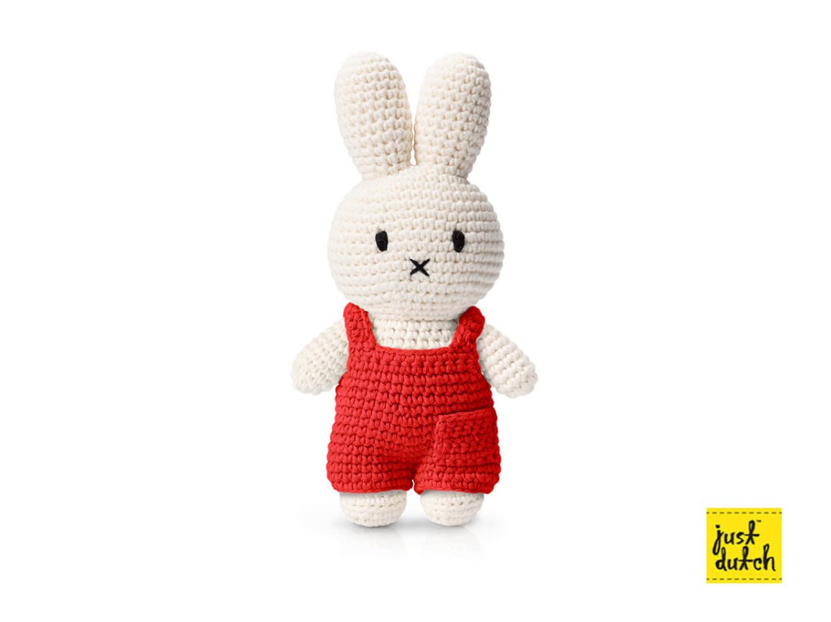MIFFY Kuschelhase – im roten Overall