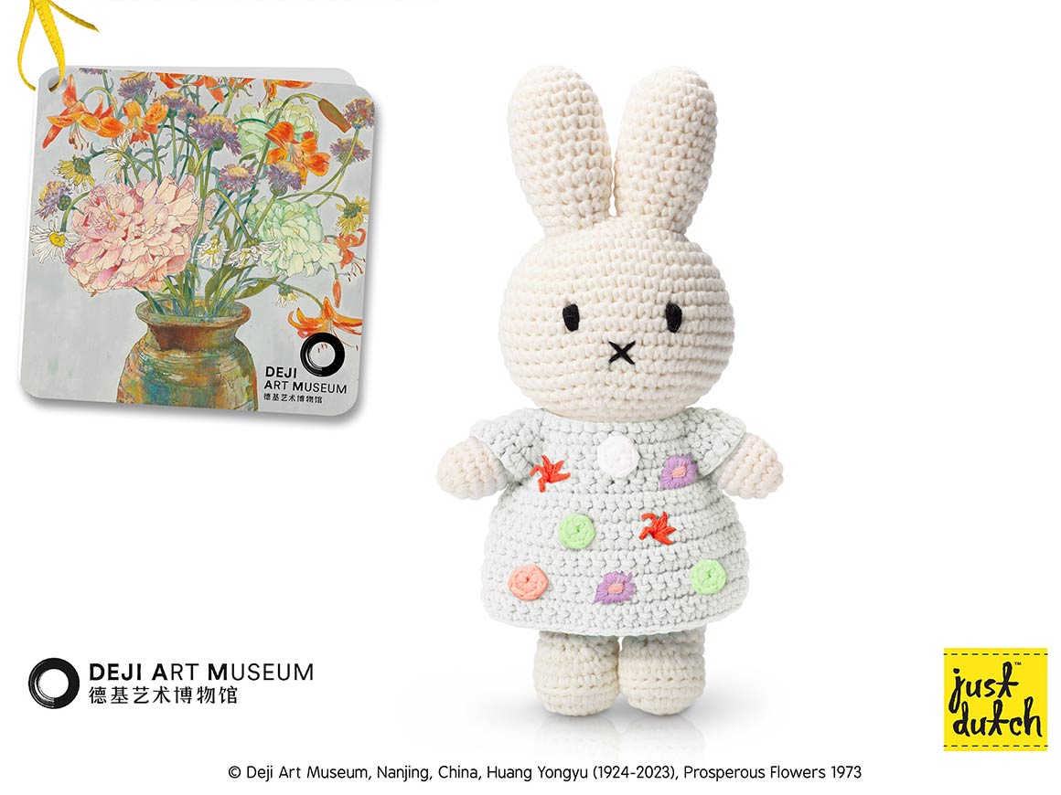 MIFFY im Yongyu-Kleid