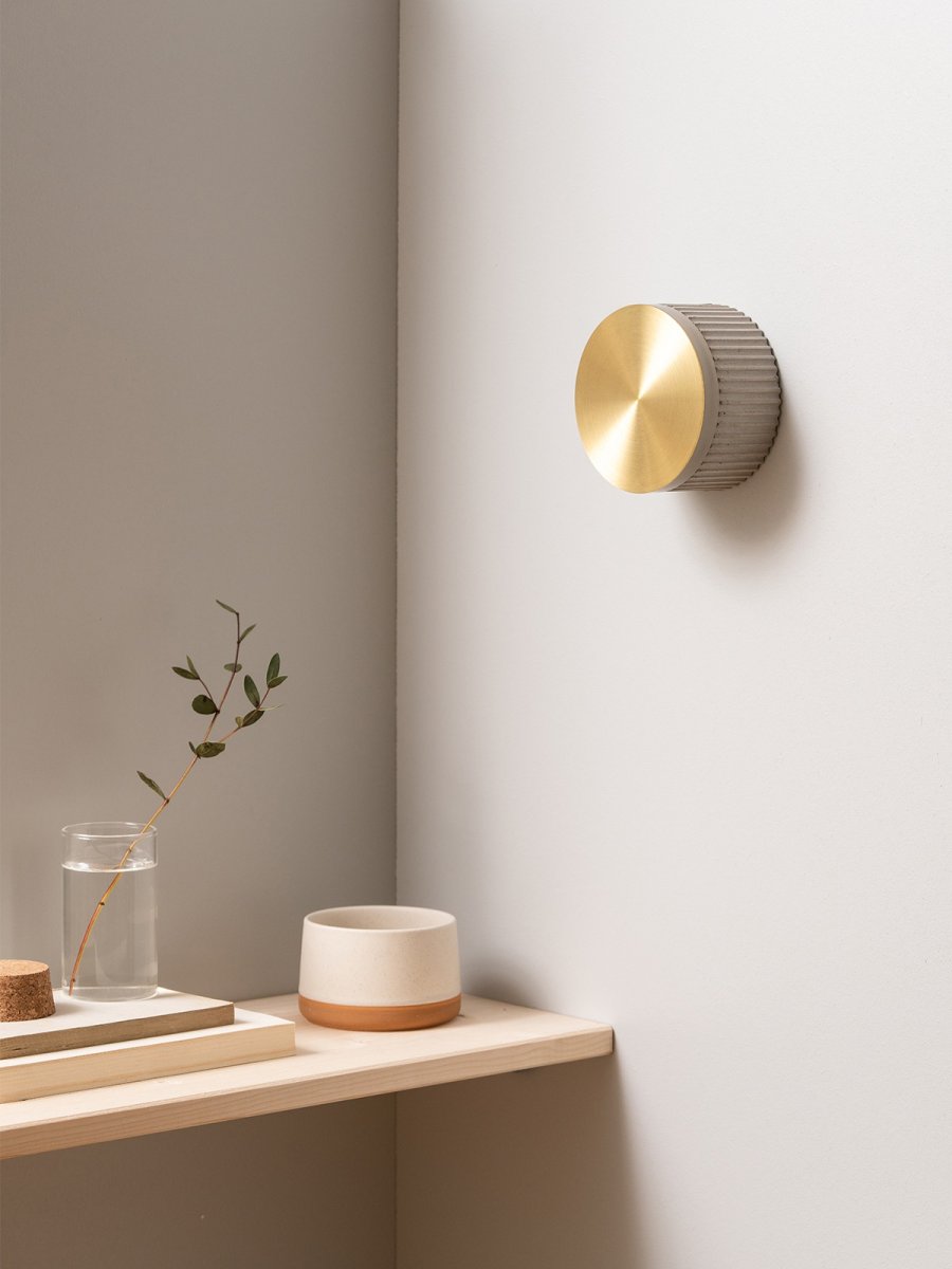 [S8] Wandlampe mit Rundumlicht- plissiert und farbenfroh